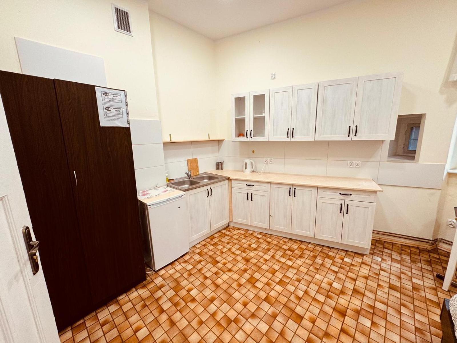 Ostello Lilia House Poznań Esterno foto