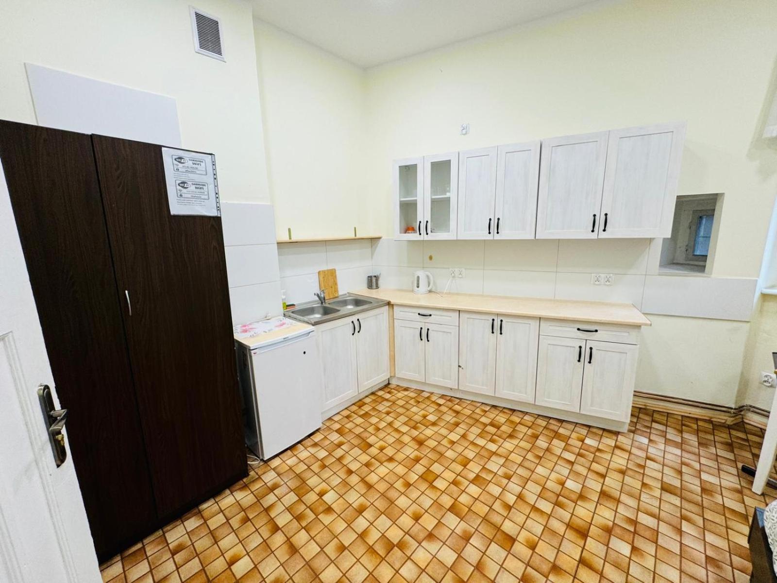 Ostello Lilia House Poznań Esterno foto