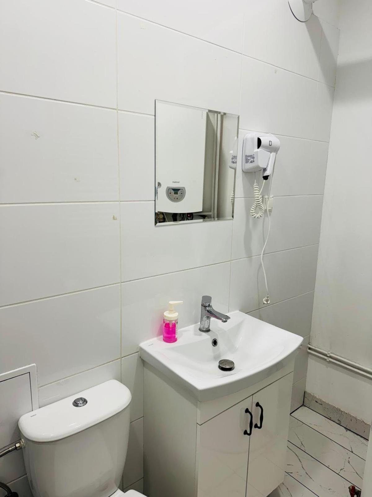 Ostello Lilia House Poznań Esterno foto