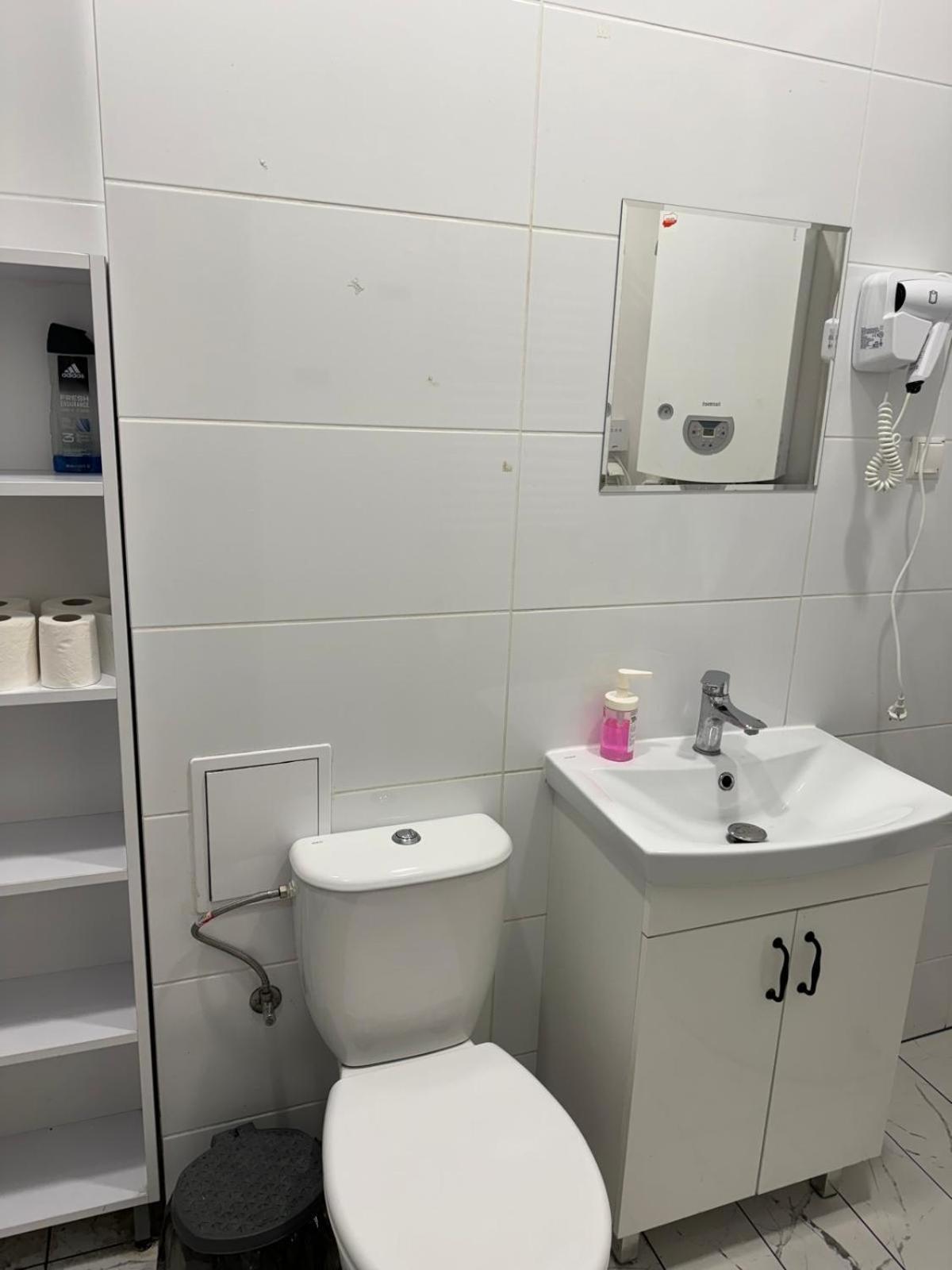 Ostello Lilia House Poznań Esterno foto