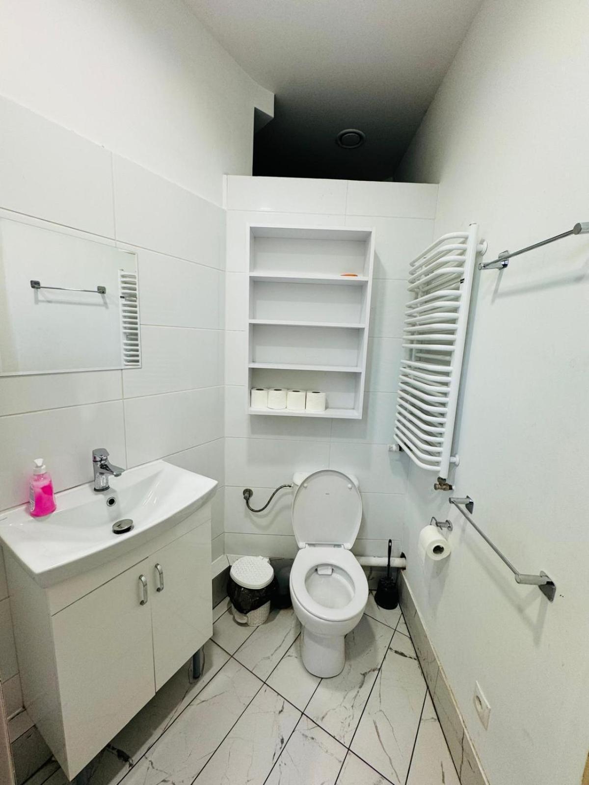 Ostello Lilia House Poznań Esterno foto